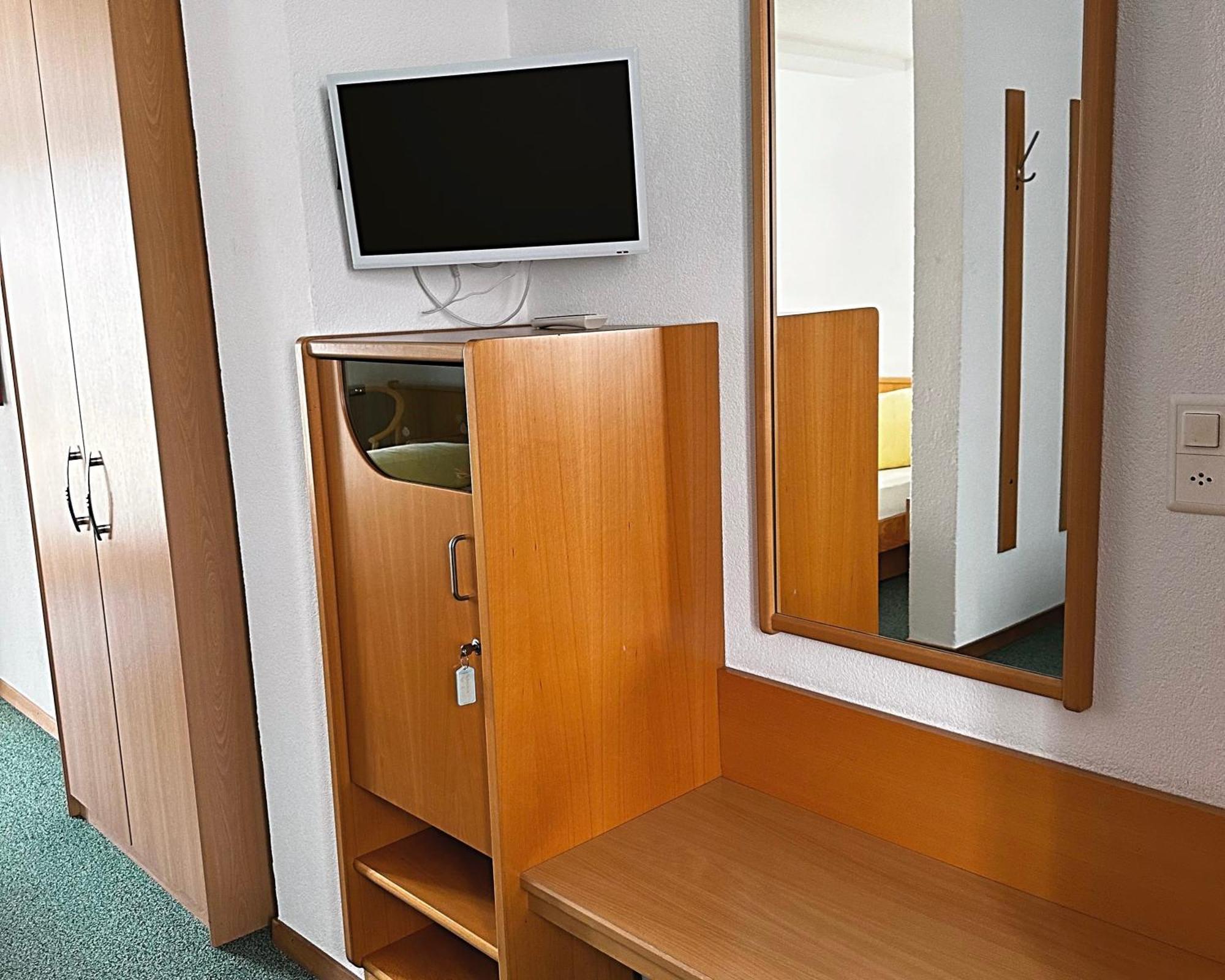 Hotel Loewen Monchaltorf Dış mekan fotoğraf