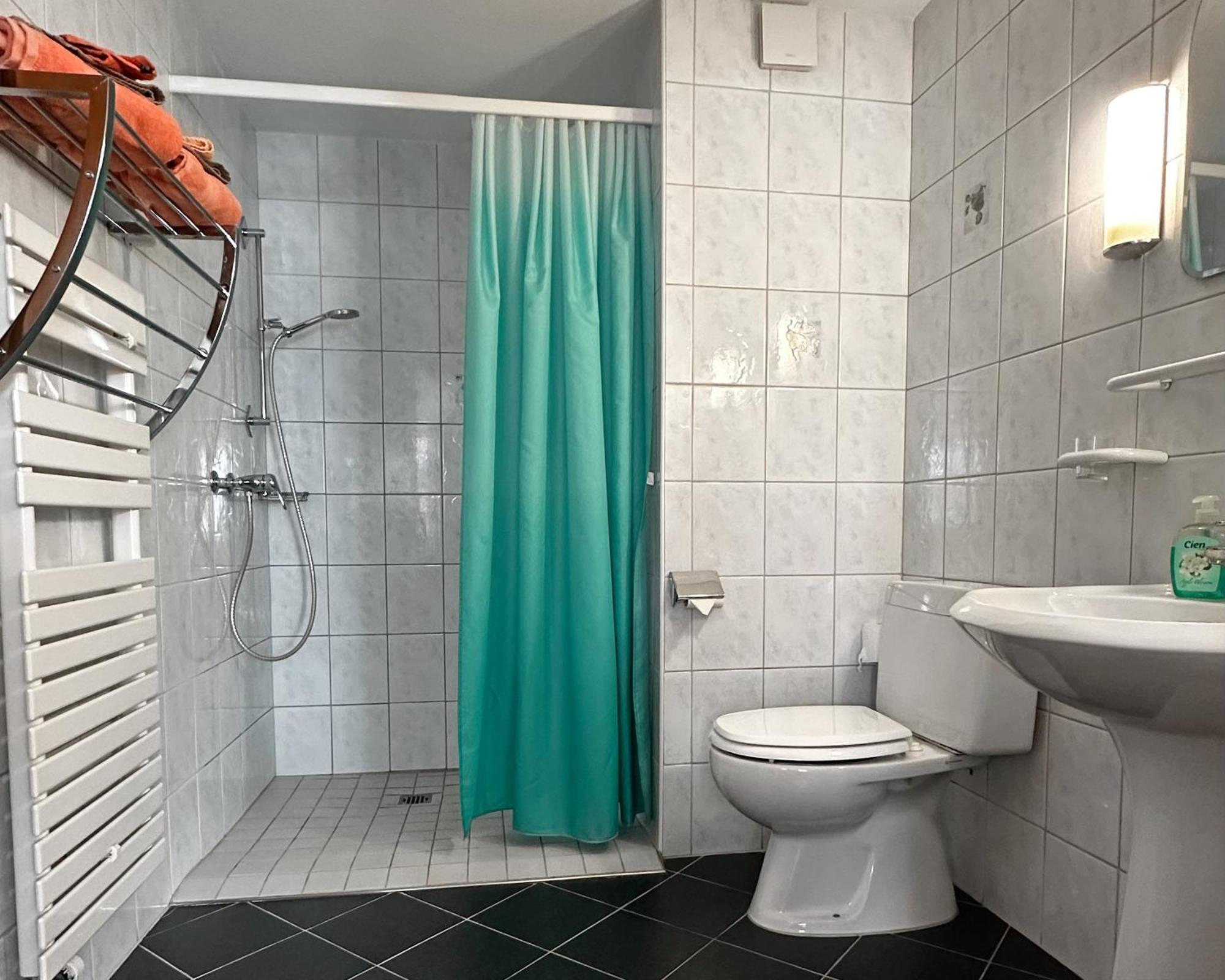 Hotel Loewen Monchaltorf Dış mekan fotoğraf